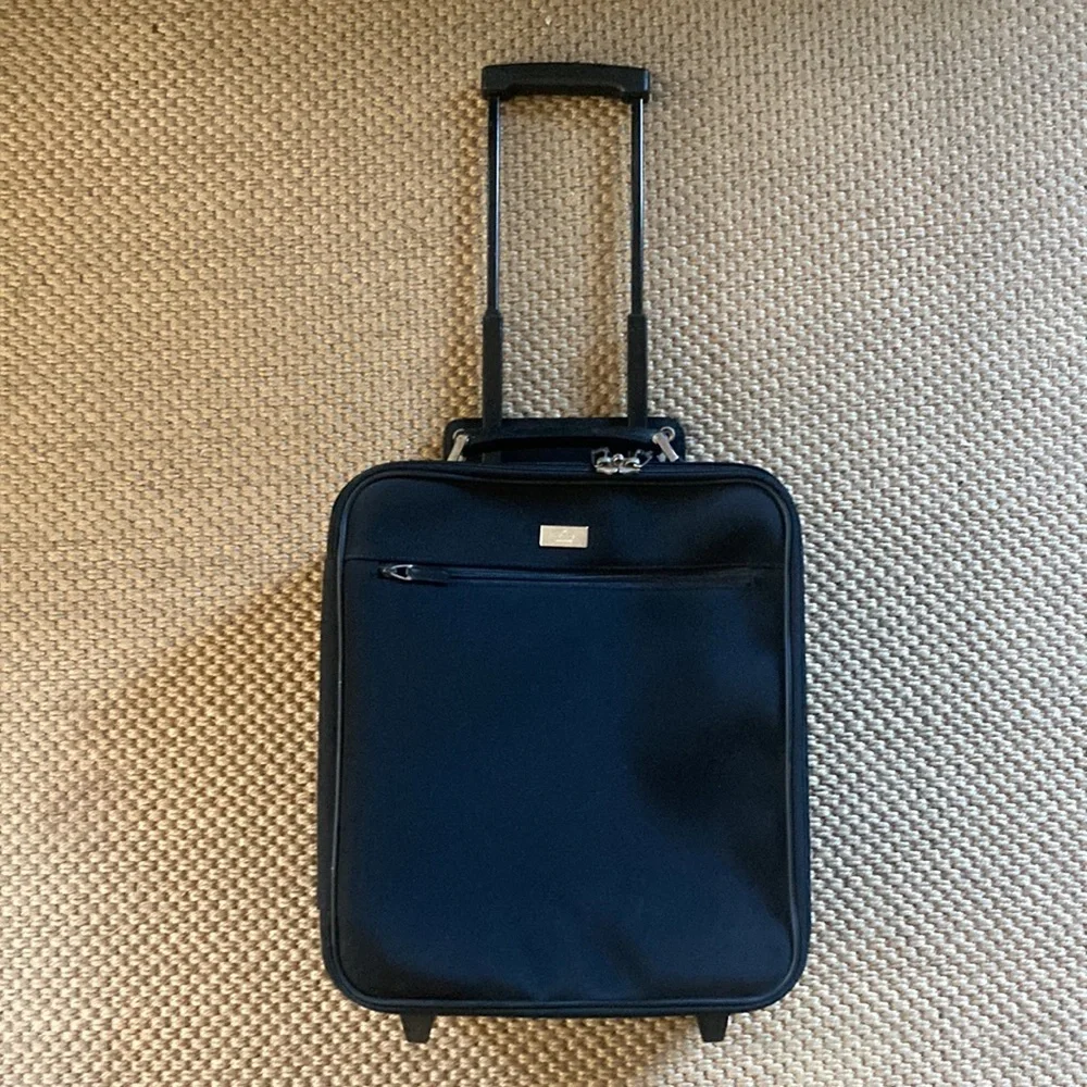 Gucci Black Travel Bag - Picture 2 of 15